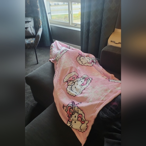 Hello Kitty Christmas throw blanket - Picture 6 of 6